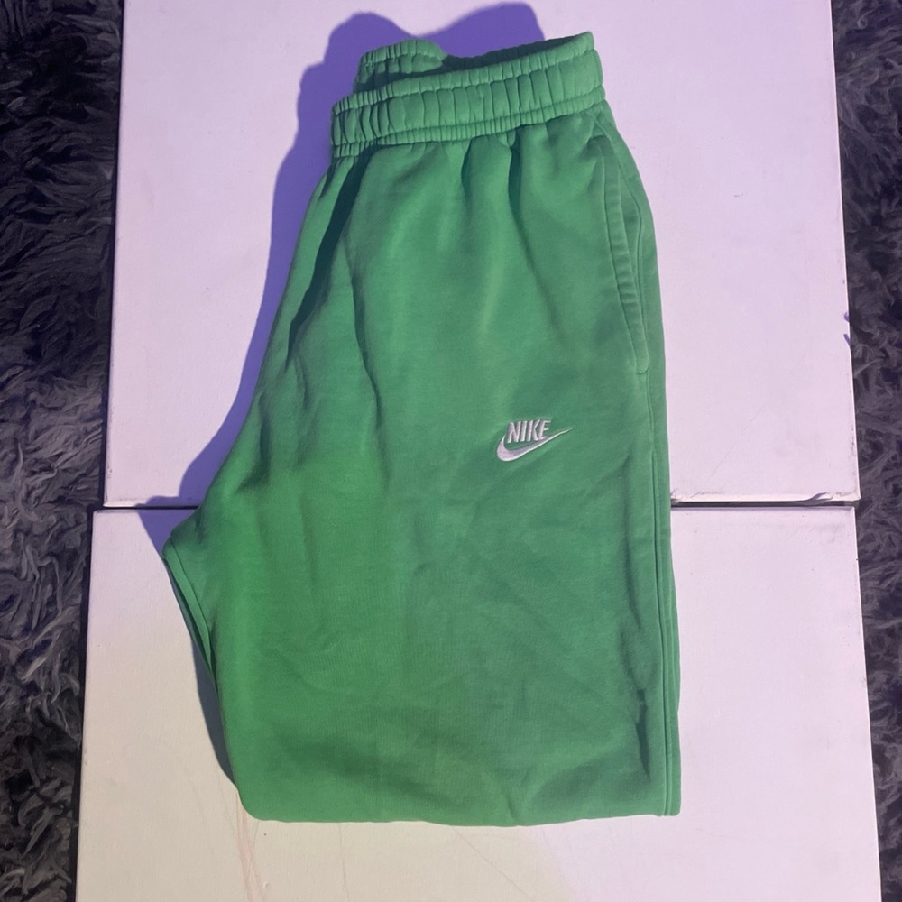 Nike Men's Green Sweatpants
